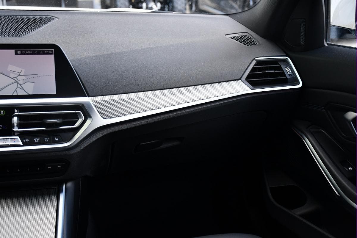 2021 BMW 3-Series - 8