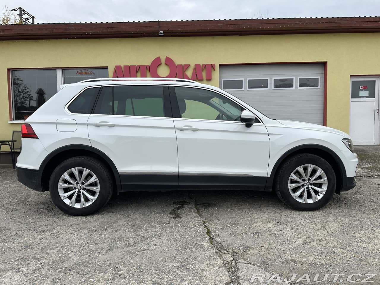 Volkswagen Tiguan - 2