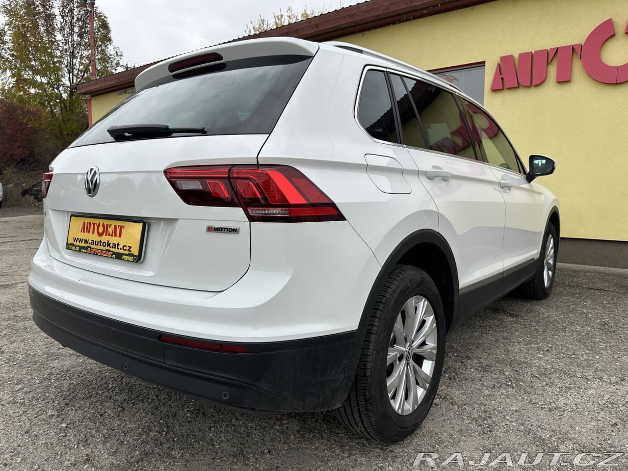 Volkswagen Tiguan - 3
