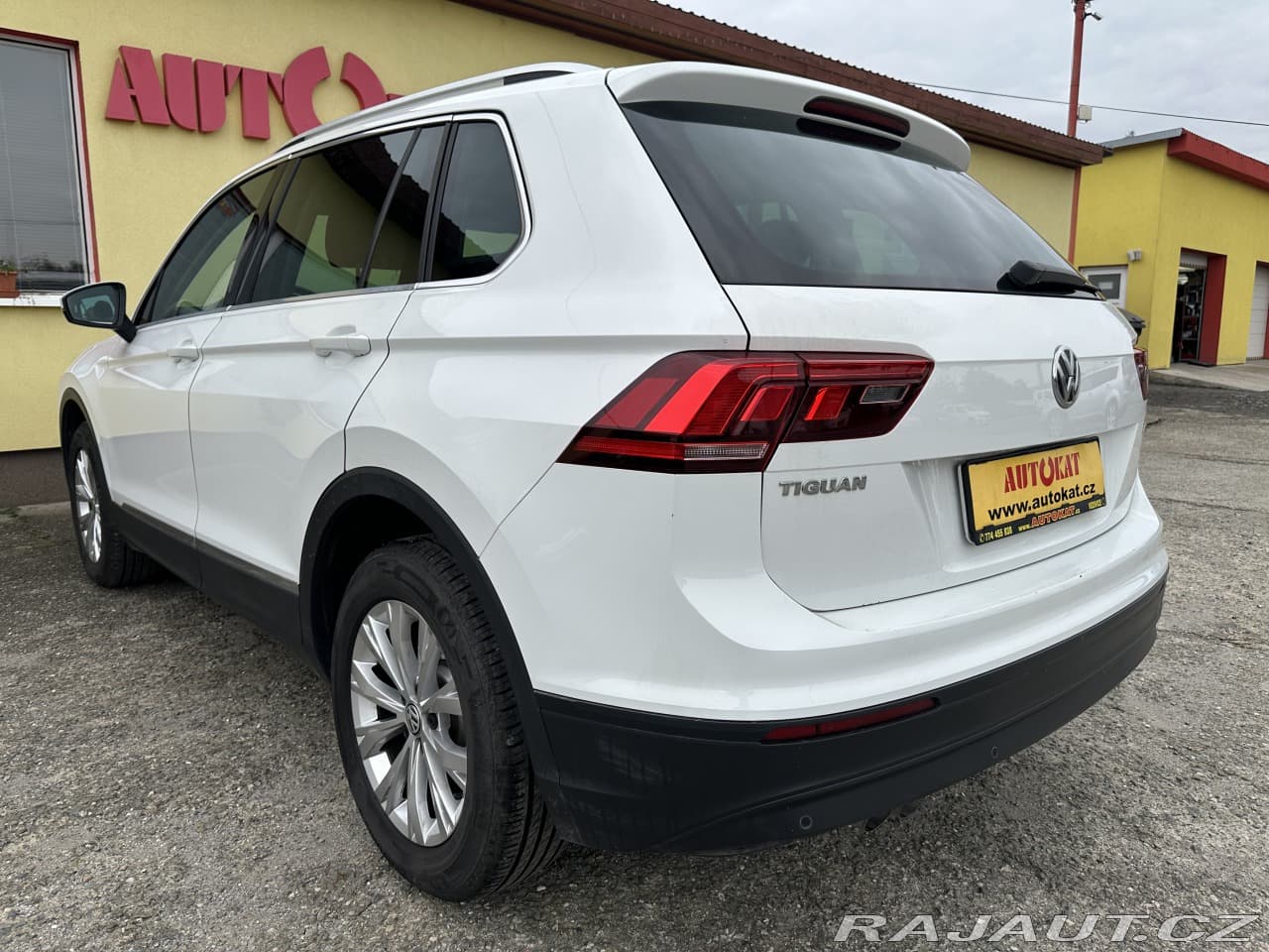 Volkswagen Tiguan - 5