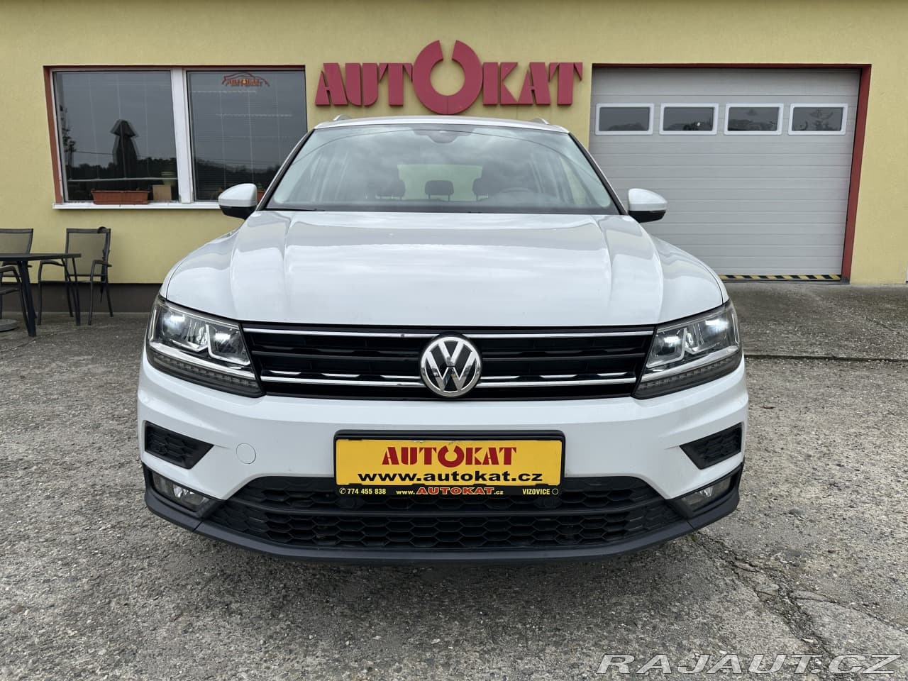 Volkswagen Tiguan - 8