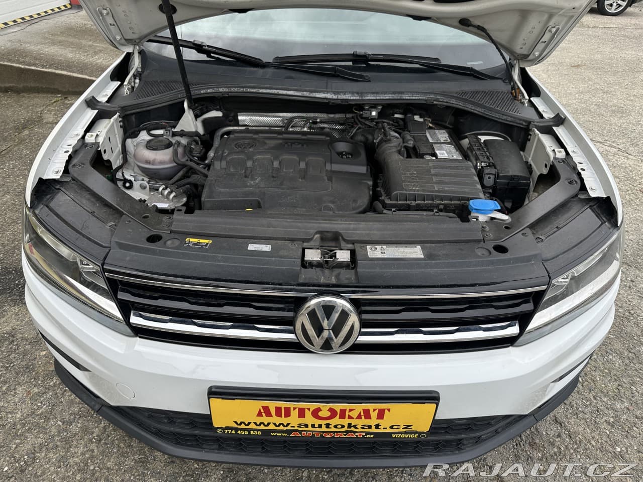 Volkswagen Tiguan - 9