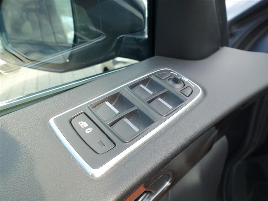 2019 Jaguar F-Pace - 11