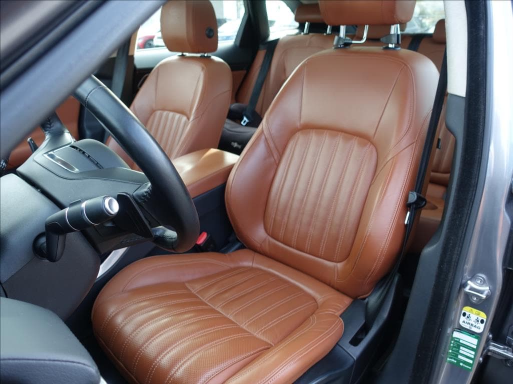 2019 Jaguar F-Pace - 13