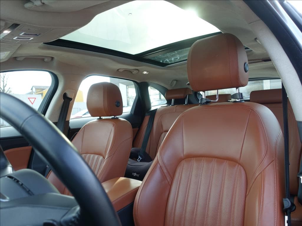 2019 Jaguar F-Pace - 14