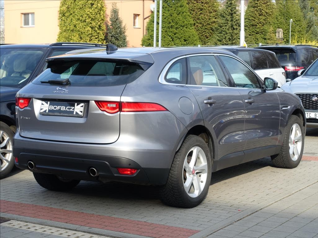 2019 Jaguar F-Pace - 7