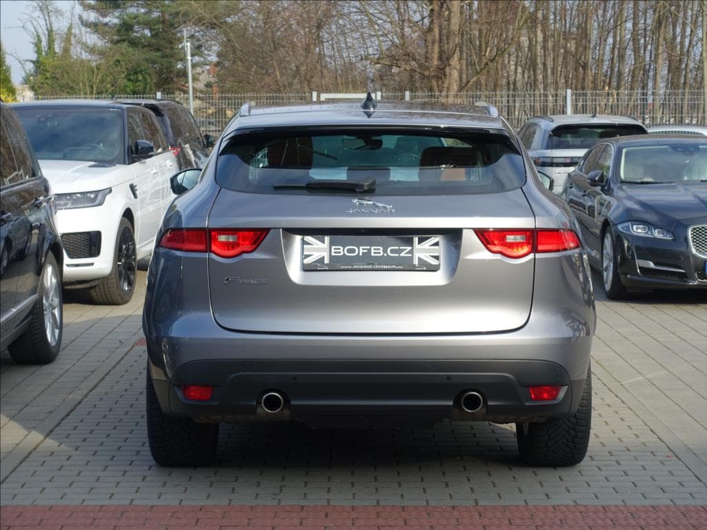 2019 Jaguar F-Pace - 8