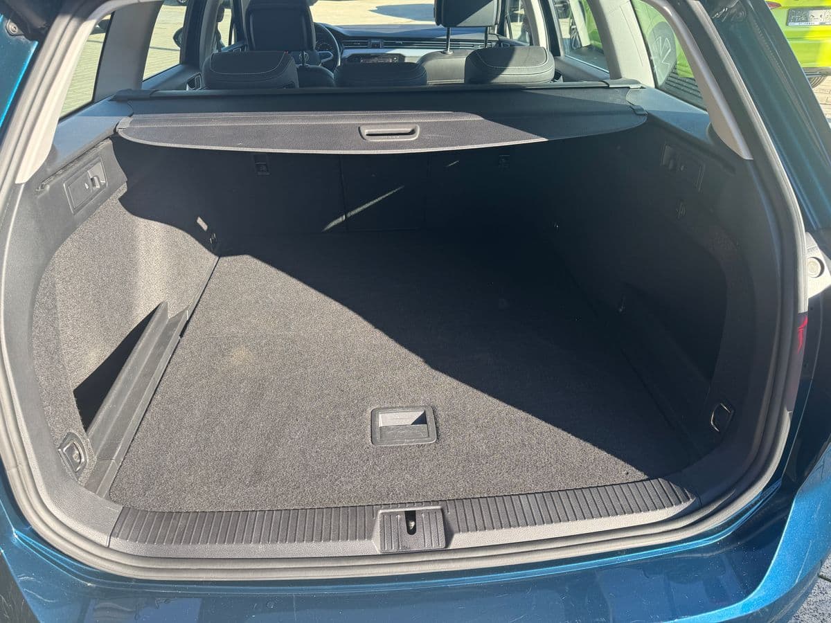 2023 Volkswagen Passat - 15