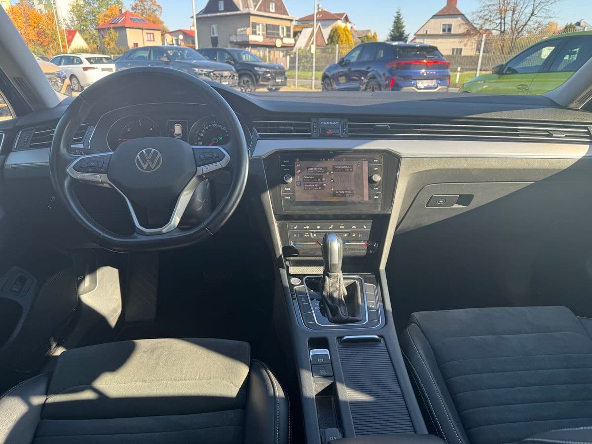 2023 Volkswagen Passat - 18