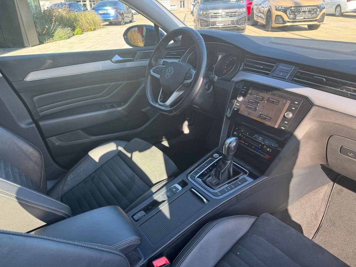 2023 Volkswagen Passat - 19