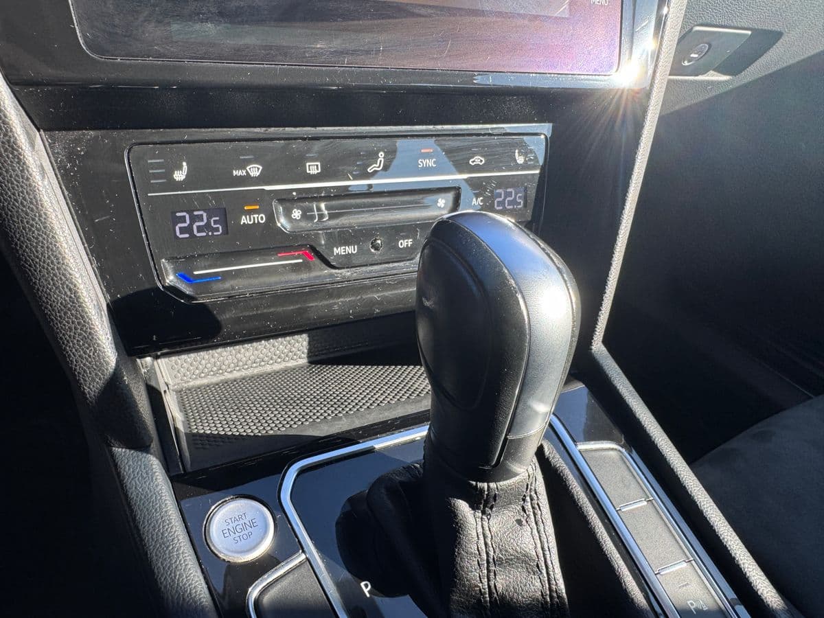 2023 Volkswagen Passat - 9