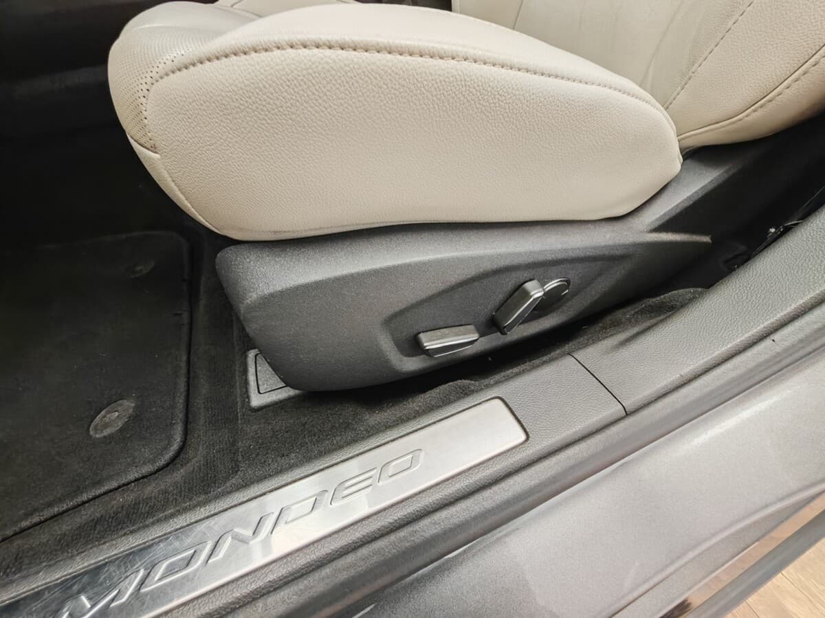 2016 Ford Mondeo - 16