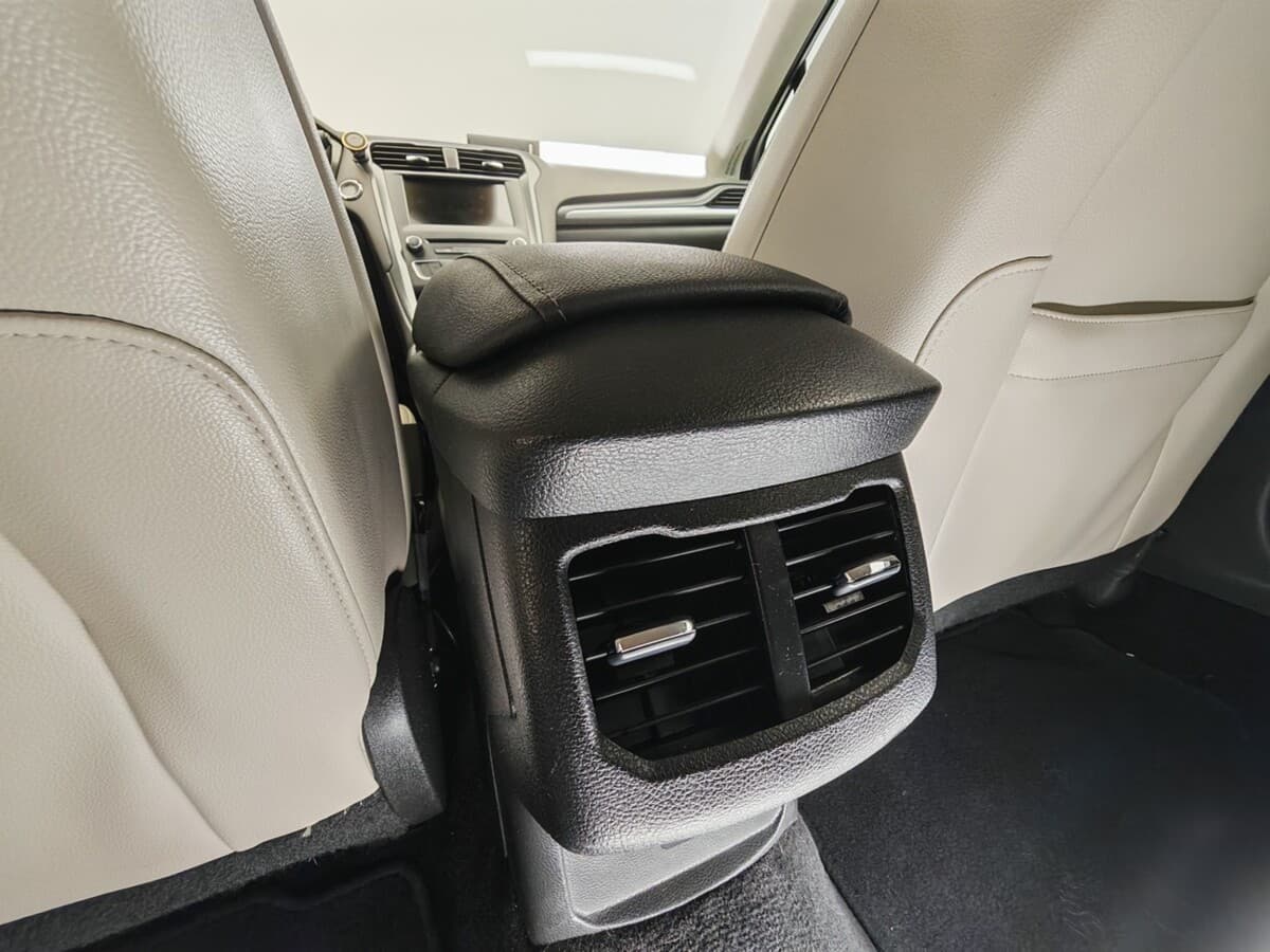 2016 Ford Mondeo - 20