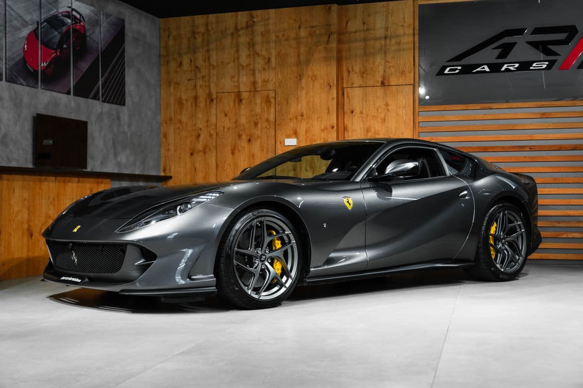 Ferrari 812 Superfast Lift, 360 kamer