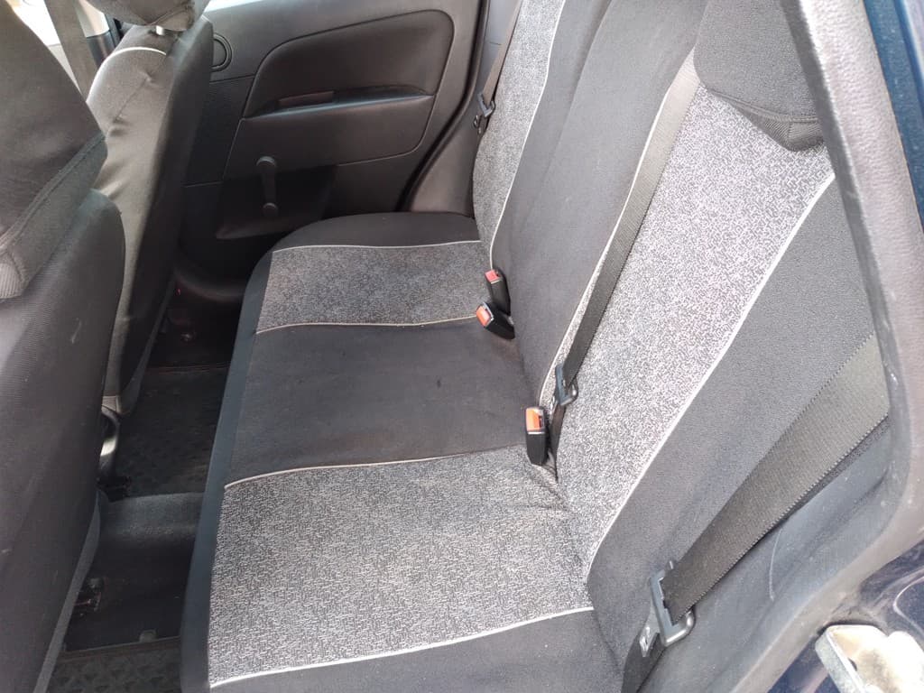 2005 Ford Fiesta - 10