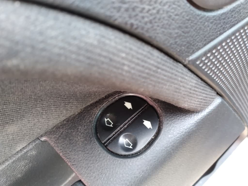 2005 Ford Fiesta - 18