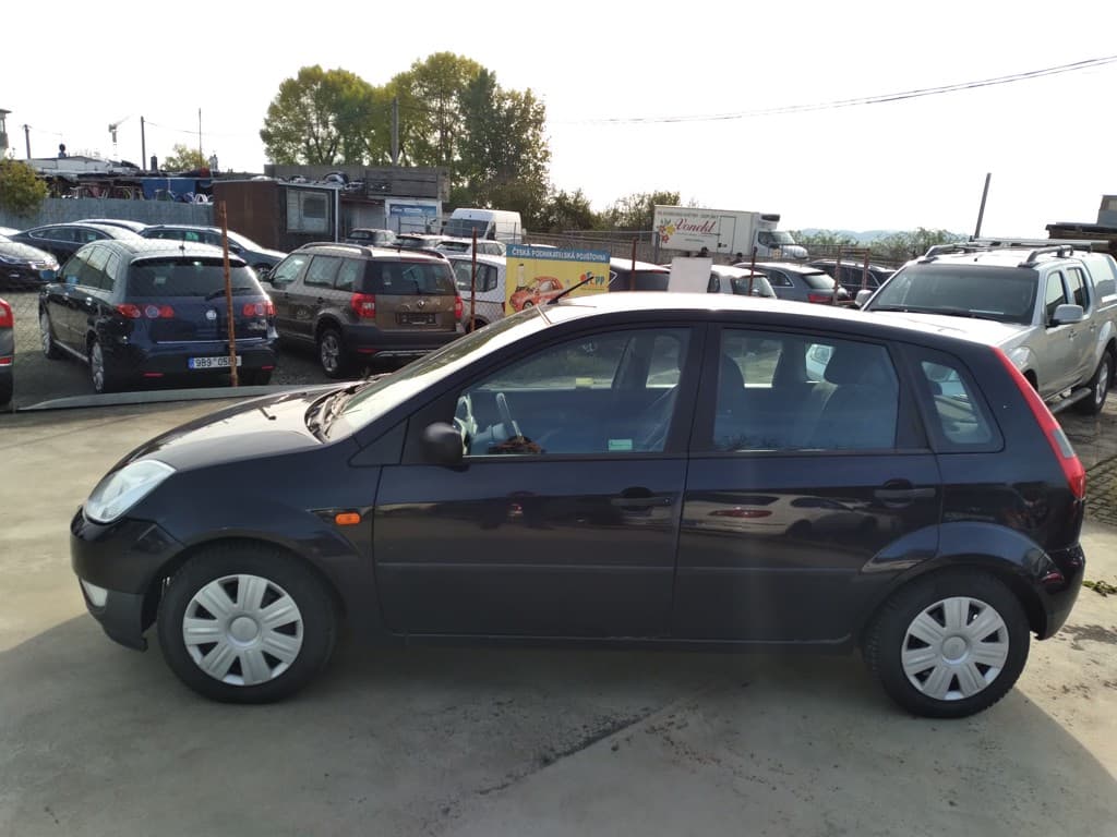 2005 Ford Fiesta - 4