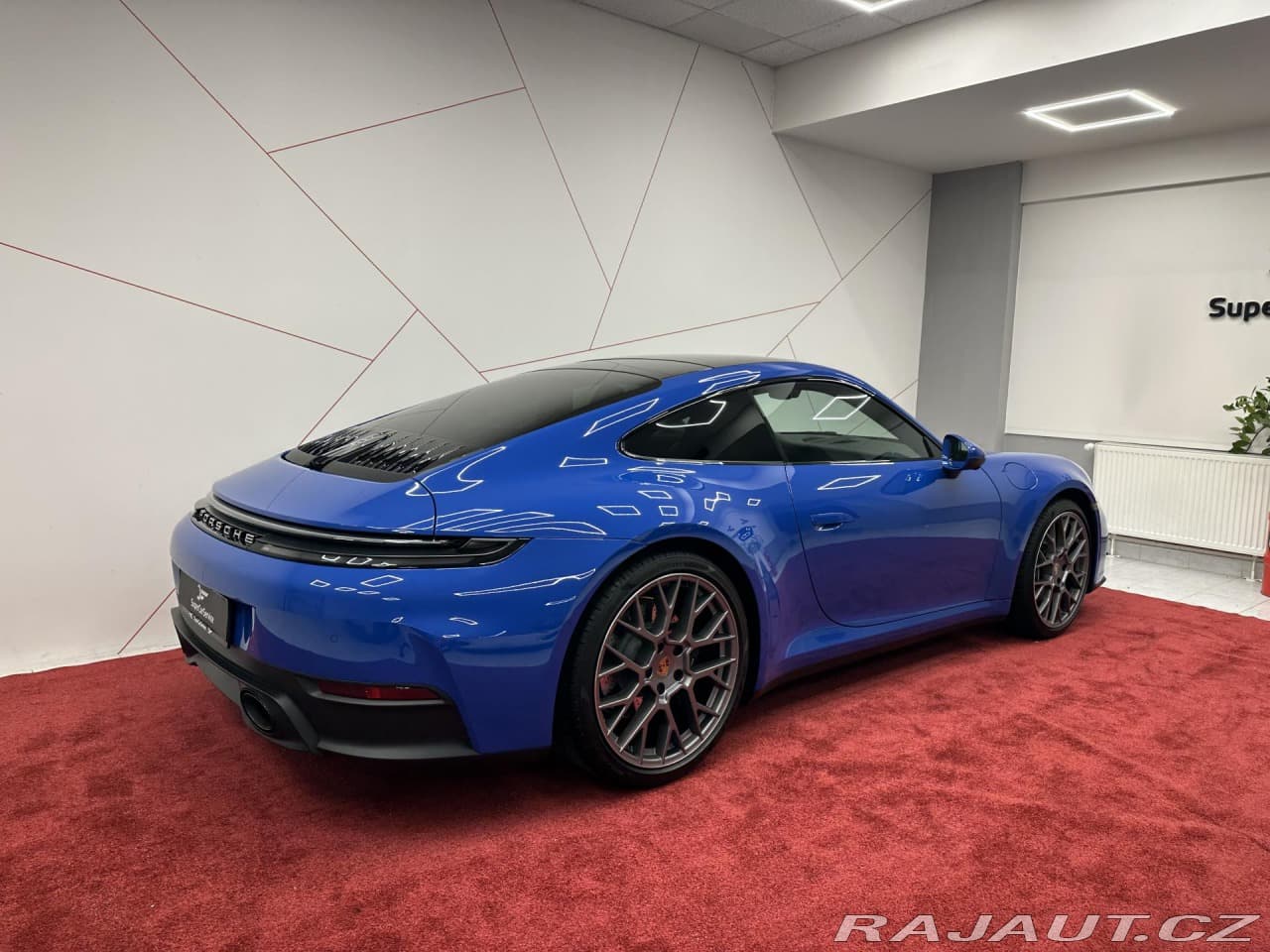 2025 Porsche 911 - 4