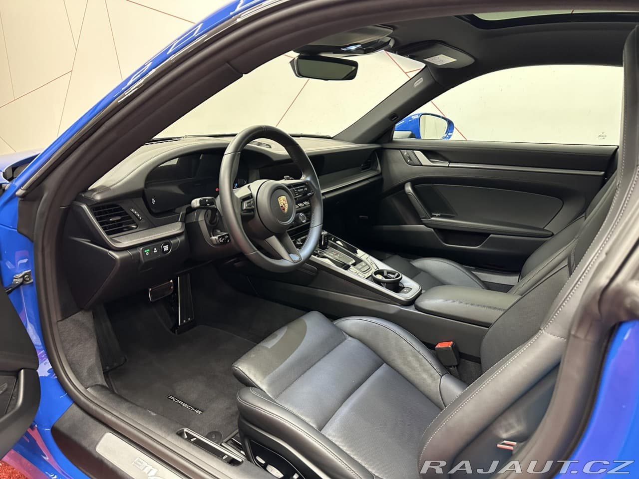 2025 Porsche 911 - 8