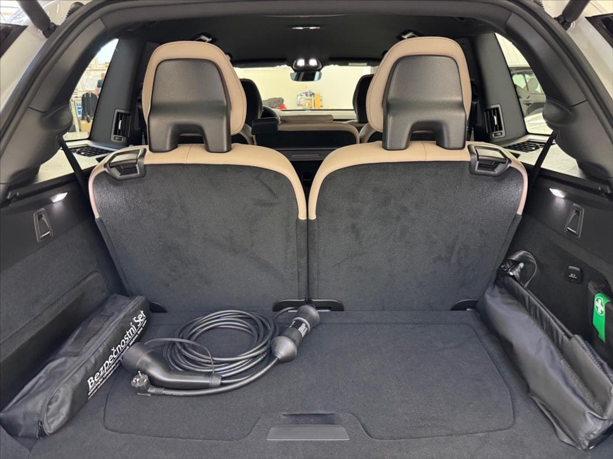 2025 Volvo Xc90 - 12