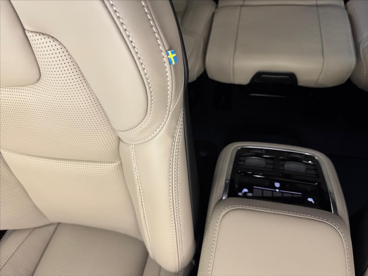 2025 Volvo Xc90 - 16