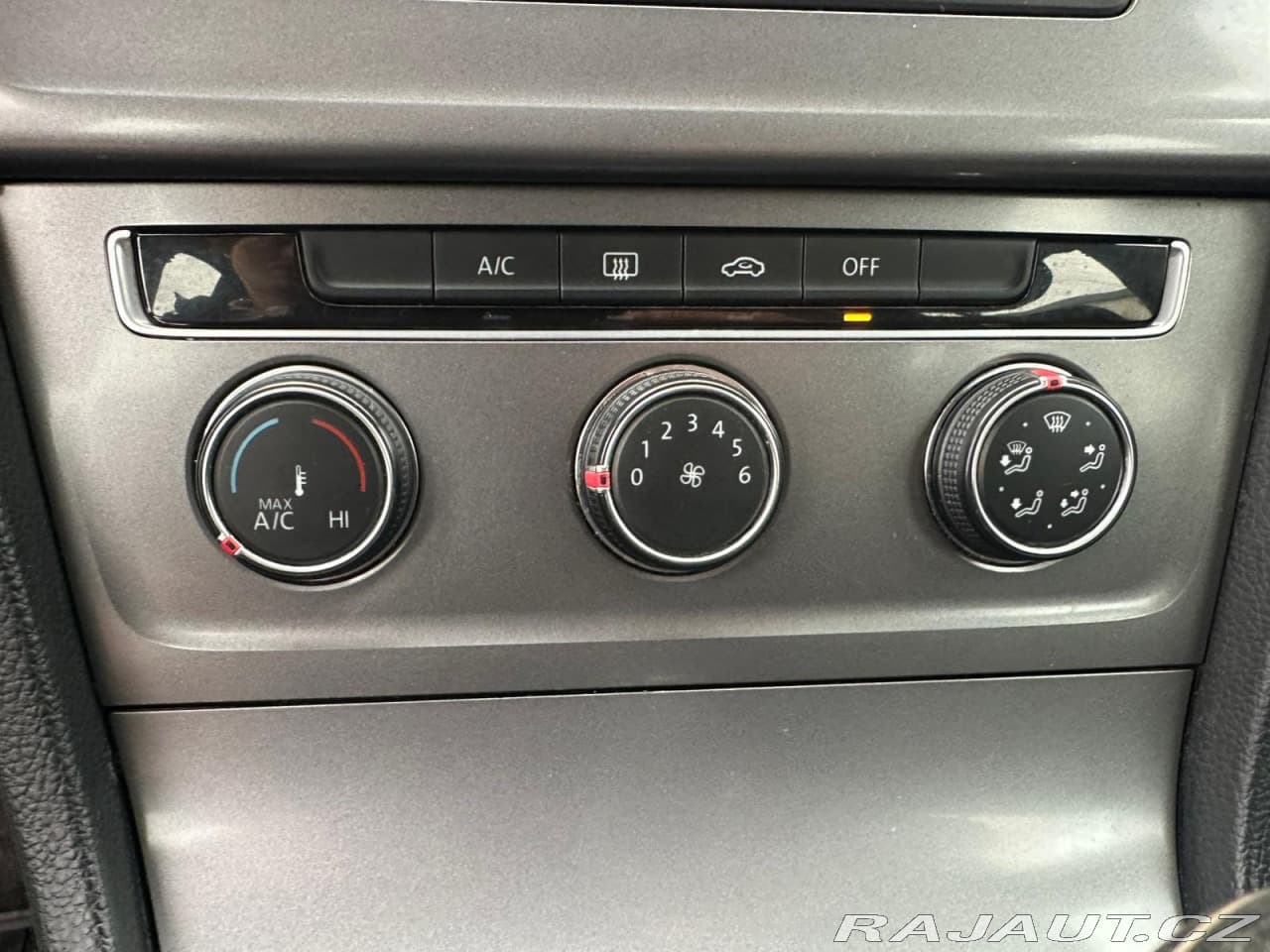 2014 Volkswagen Golf - 16