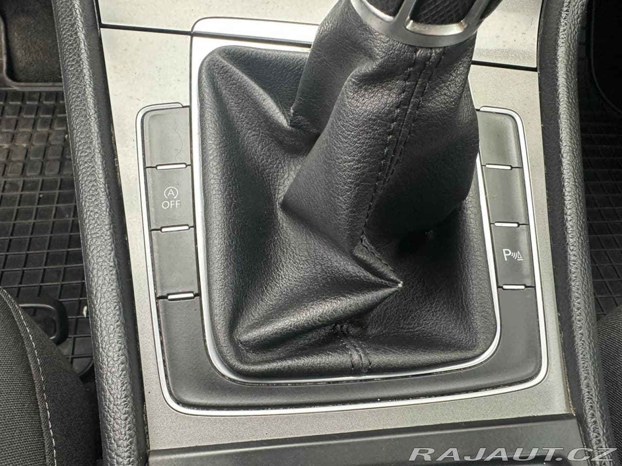 2014 Volkswagen Golf - 18