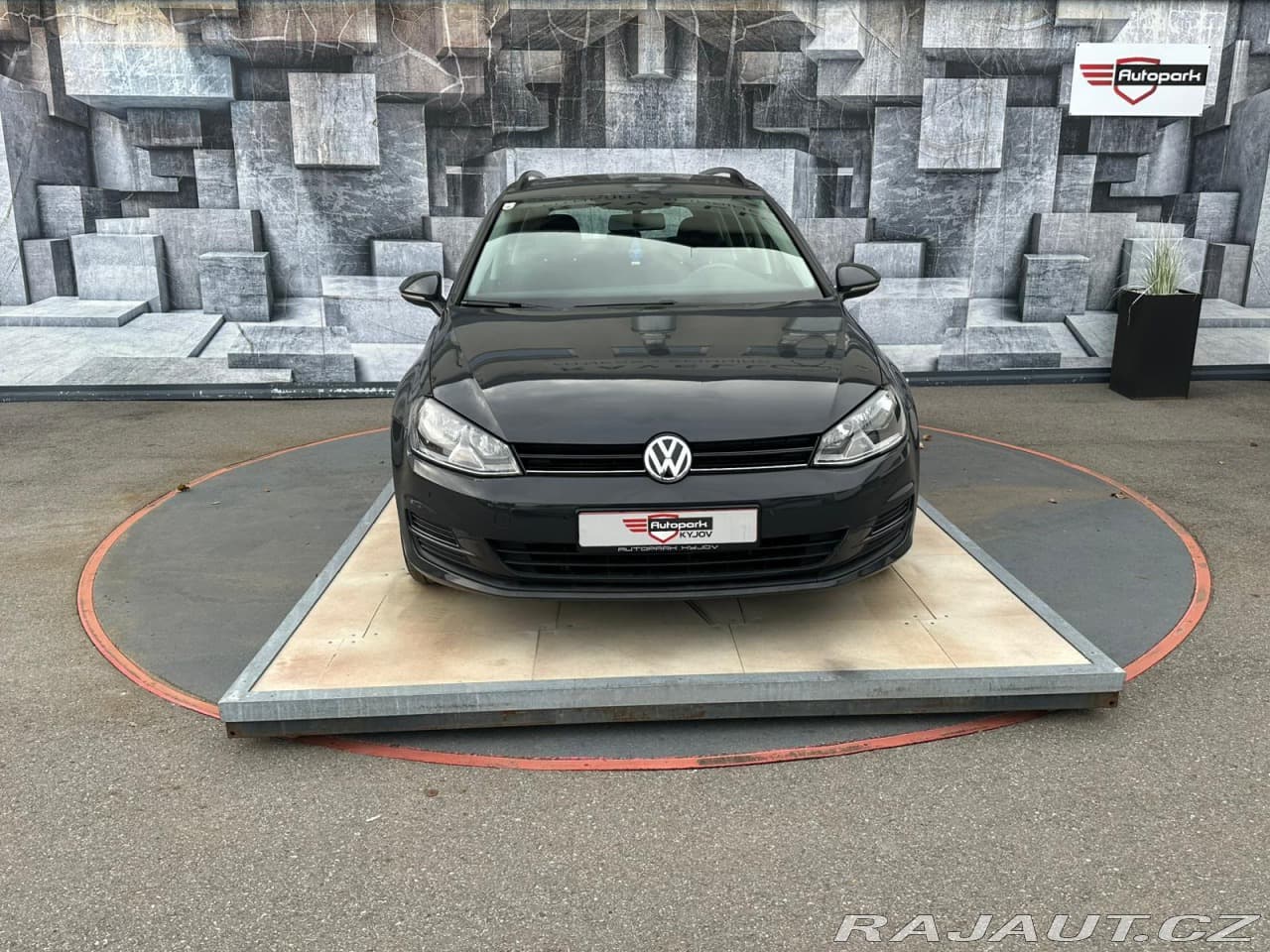 2014 Volkswagen Golf - 2