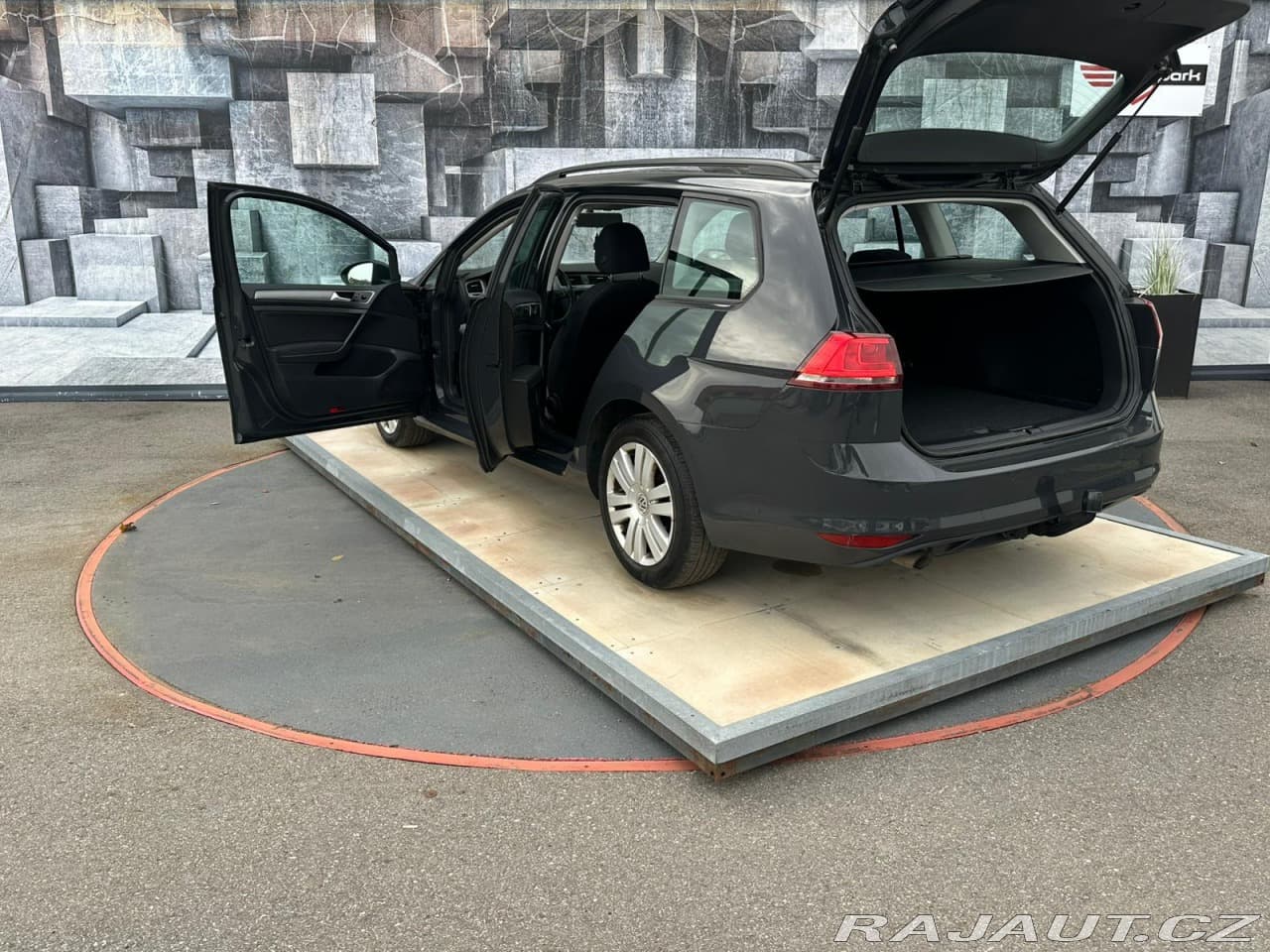 2014 Volkswagen Golf - 9