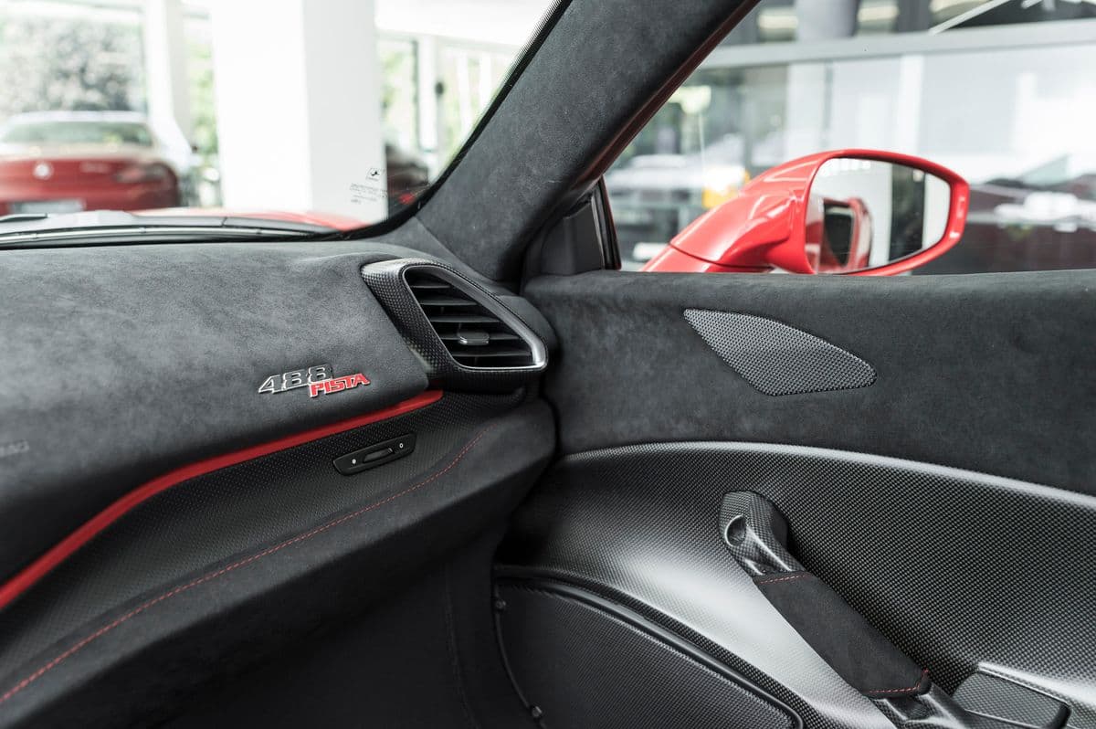 2020 Ferrari 488 - 16