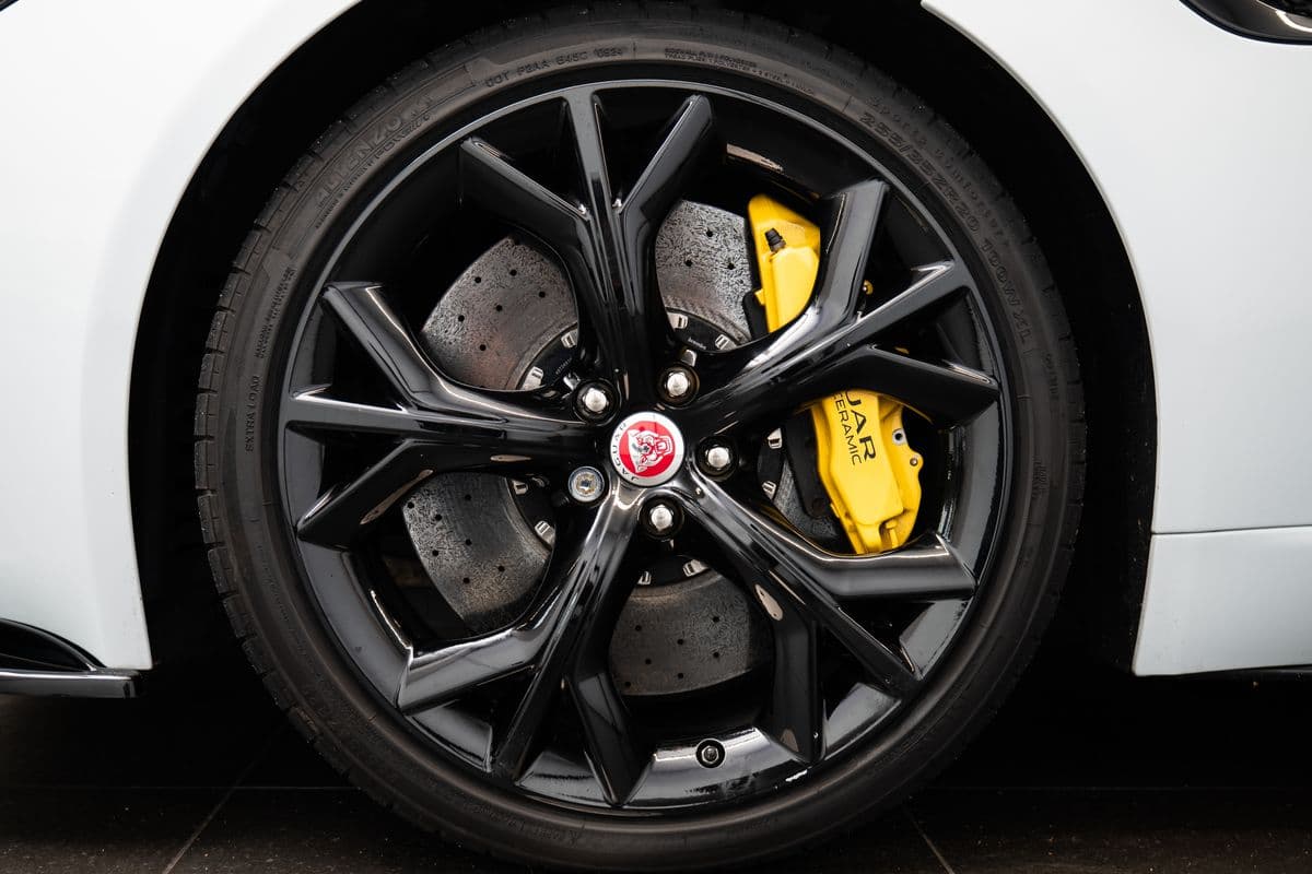 2014 Jaguar F-Type - 16