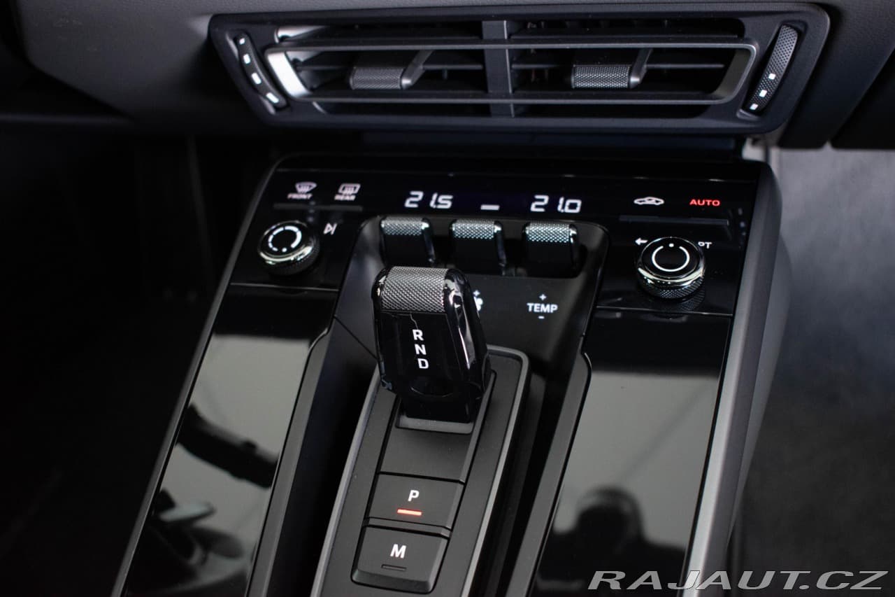 2019 Porsche 911 - 16