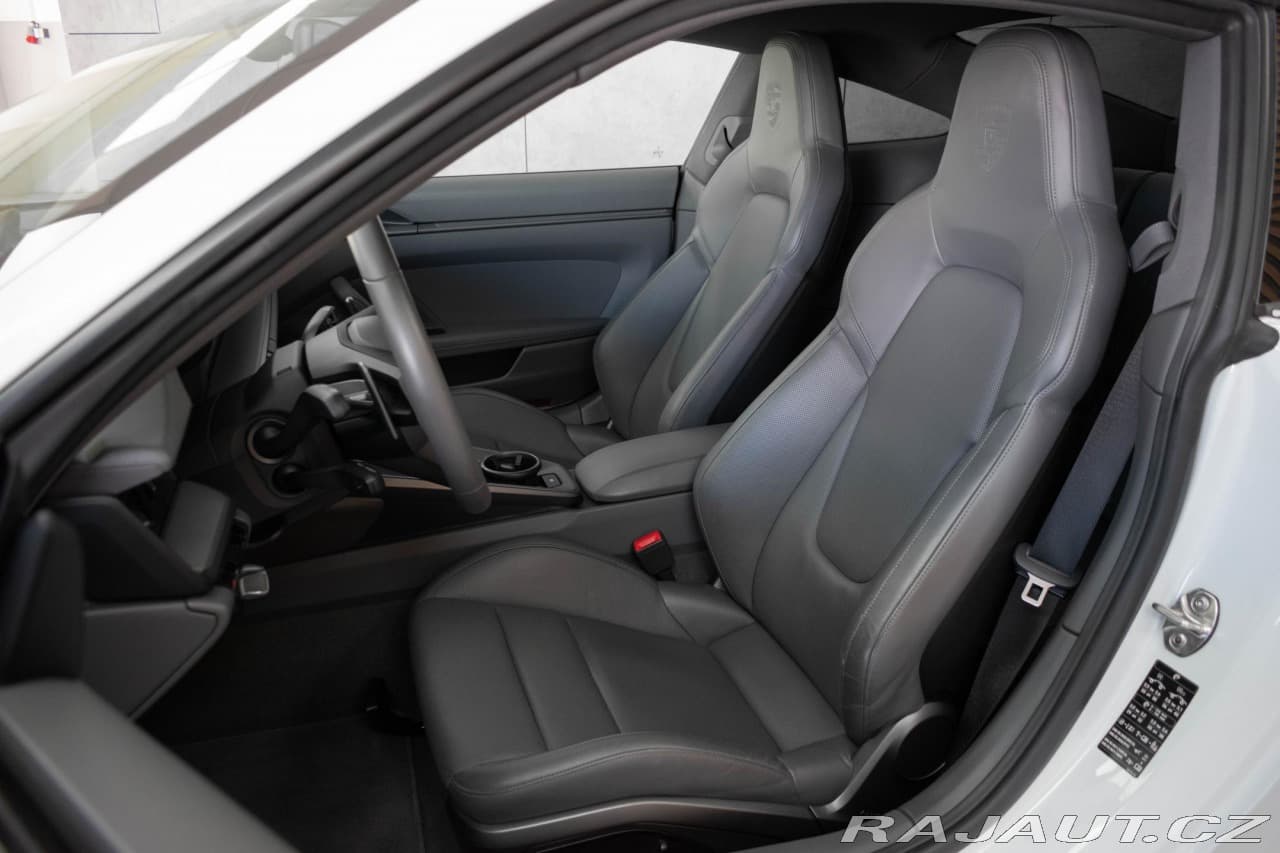 2019 Porsche 911 - 7