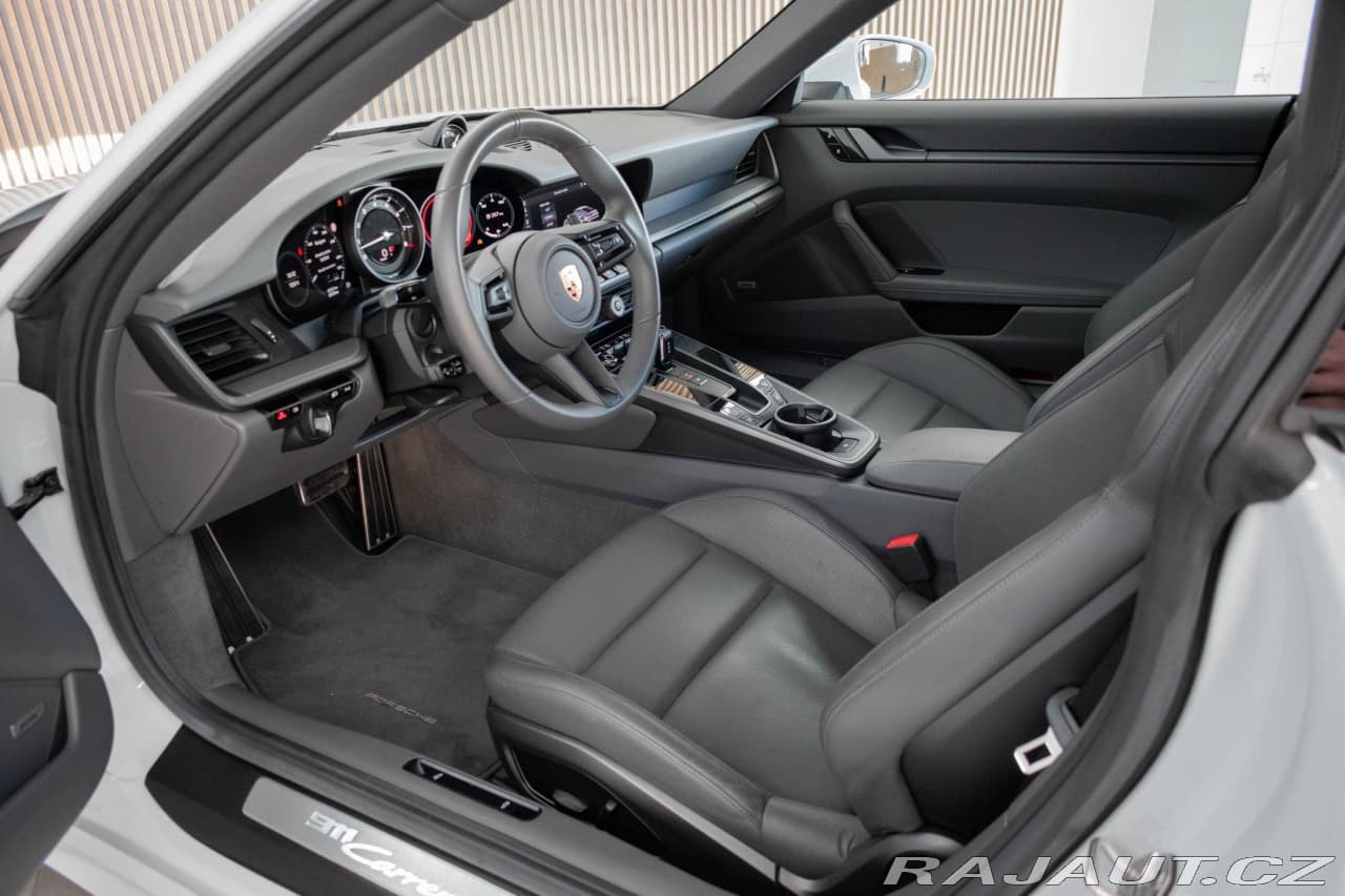 2019 Porsche 911 - 8