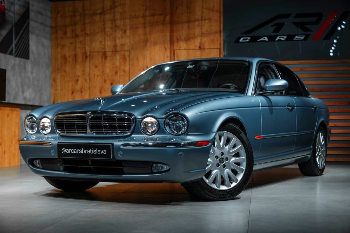 2004 Jaguar Xj - 2
