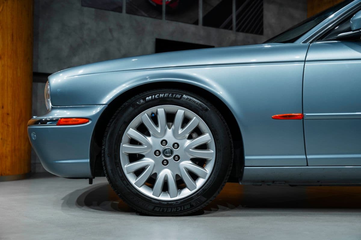 2004 Jaguar Xj - 5