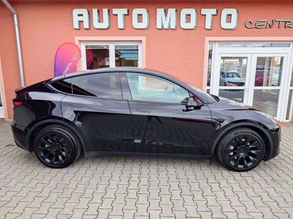 2022 Tesla Model Y - 5