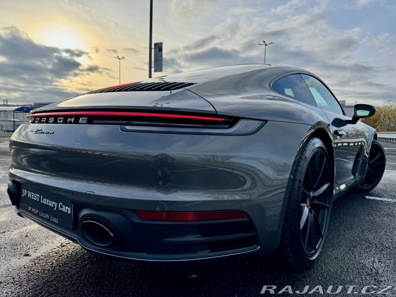 2020 Porsche 911 - 10
