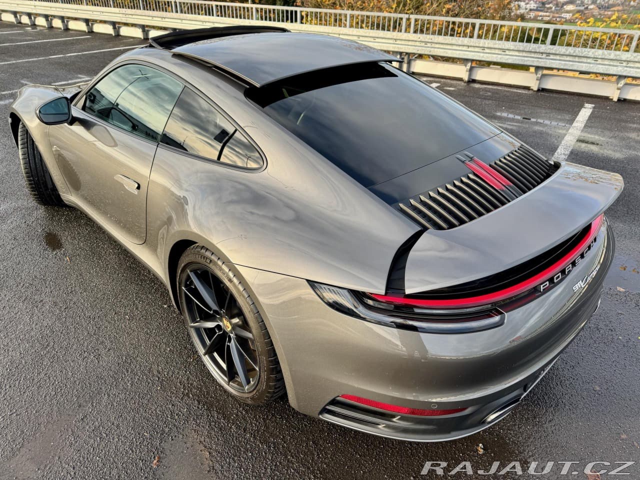 2020 Porsche 911 - 13