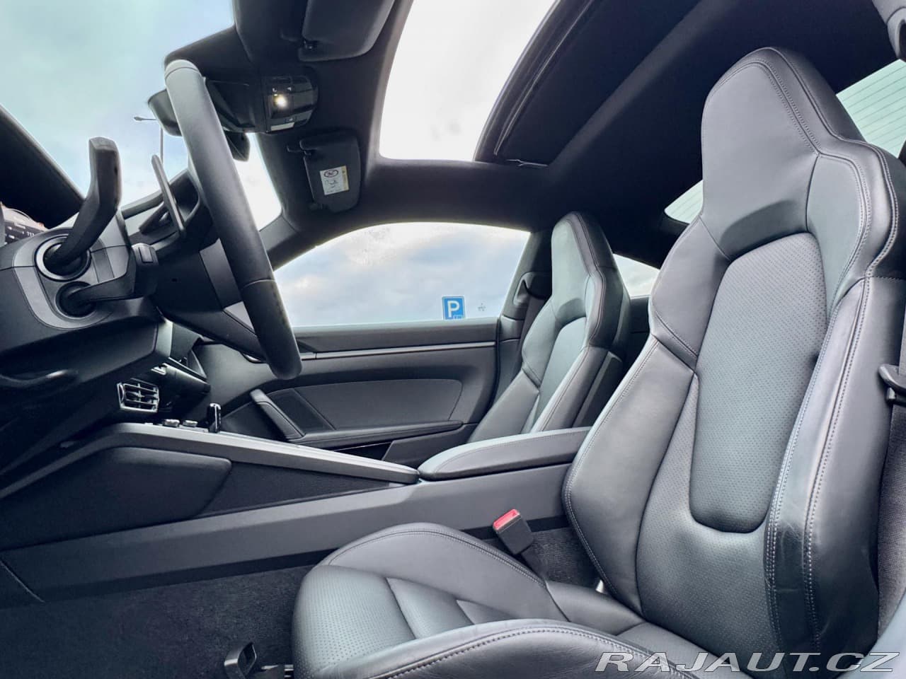 2020 Porsche 911 - 2