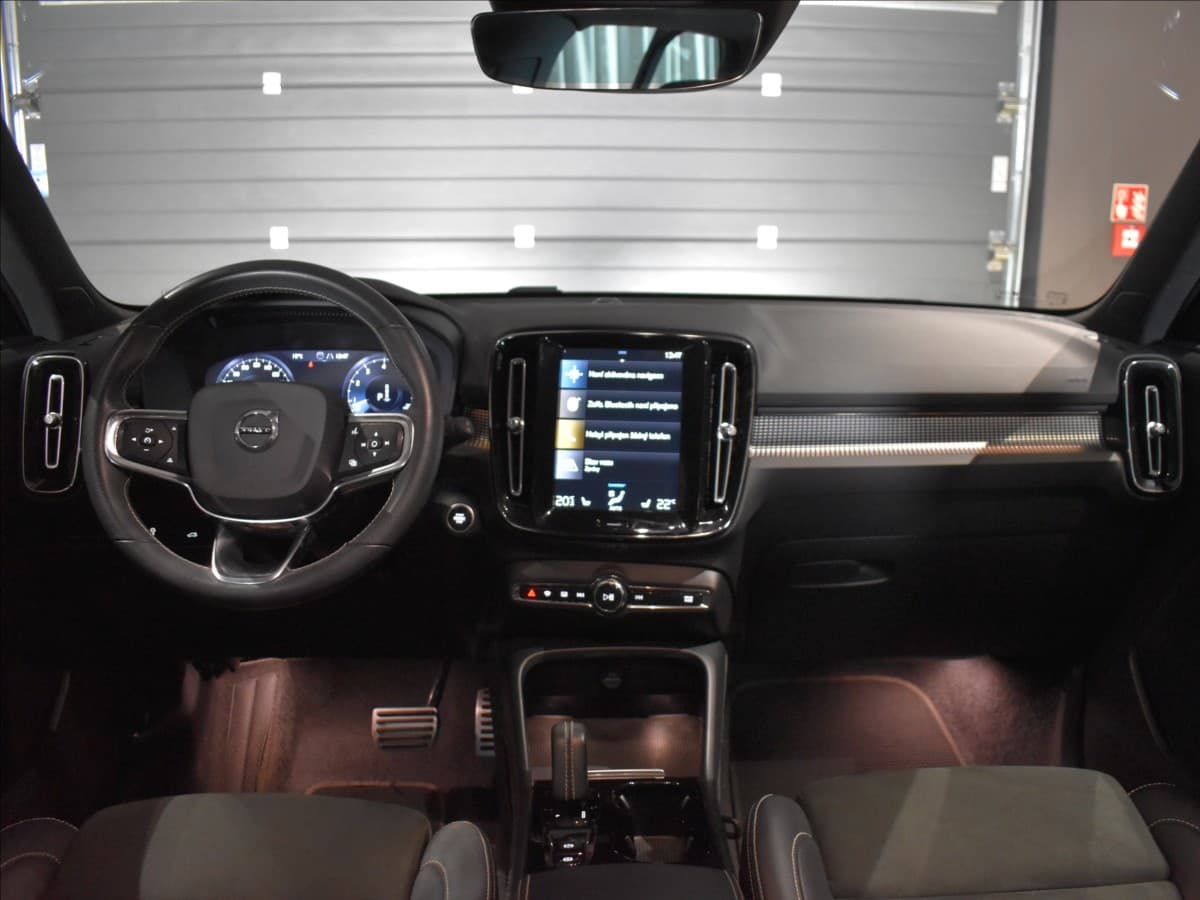 2021 Volvo XC40 - 13