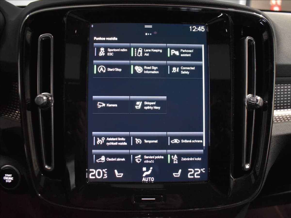 2021 Volvo XC40 - 16