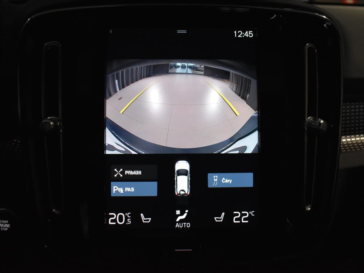 2021 Volvo XC40 - 18