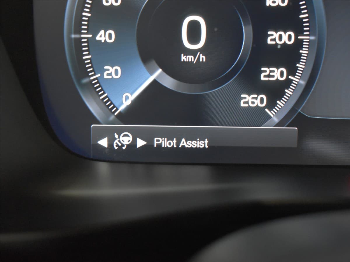2021 Volvo XC40 - 20