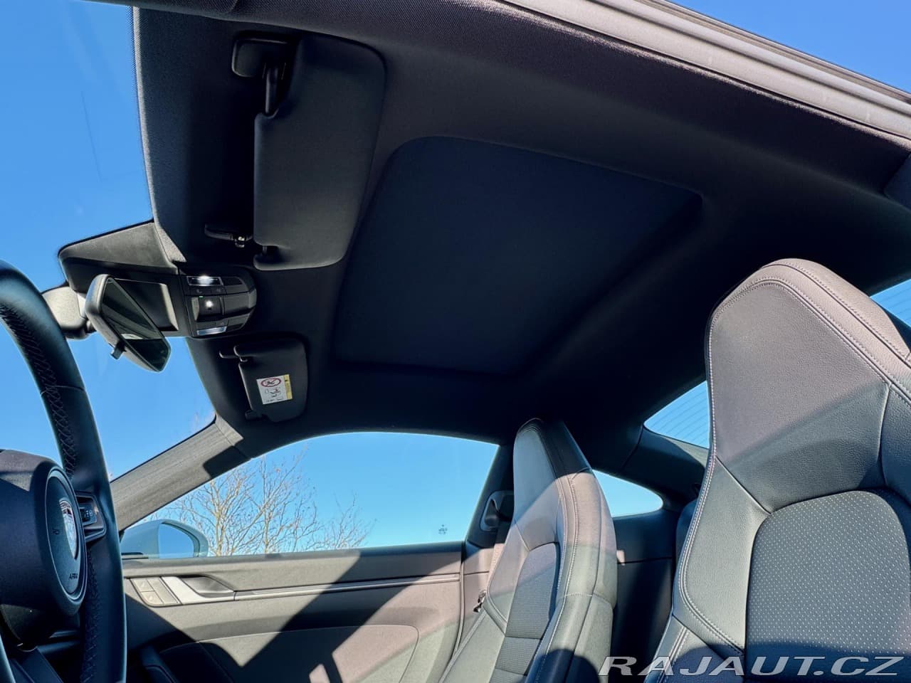 2022 Porsche 911 - 18