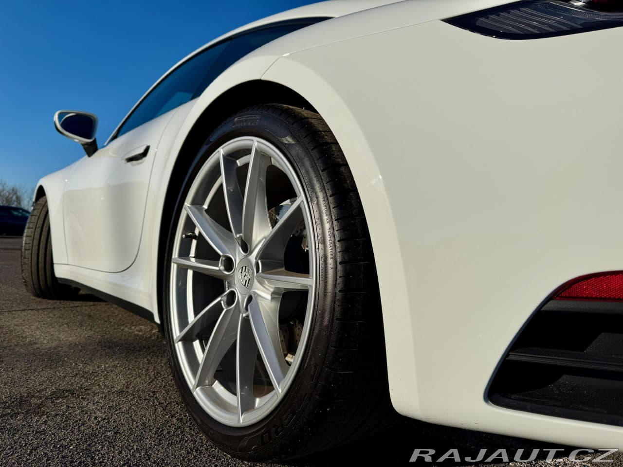 2022 Porsche 911 - 8