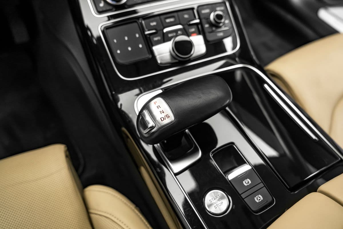 2013 Audi A8 - 17