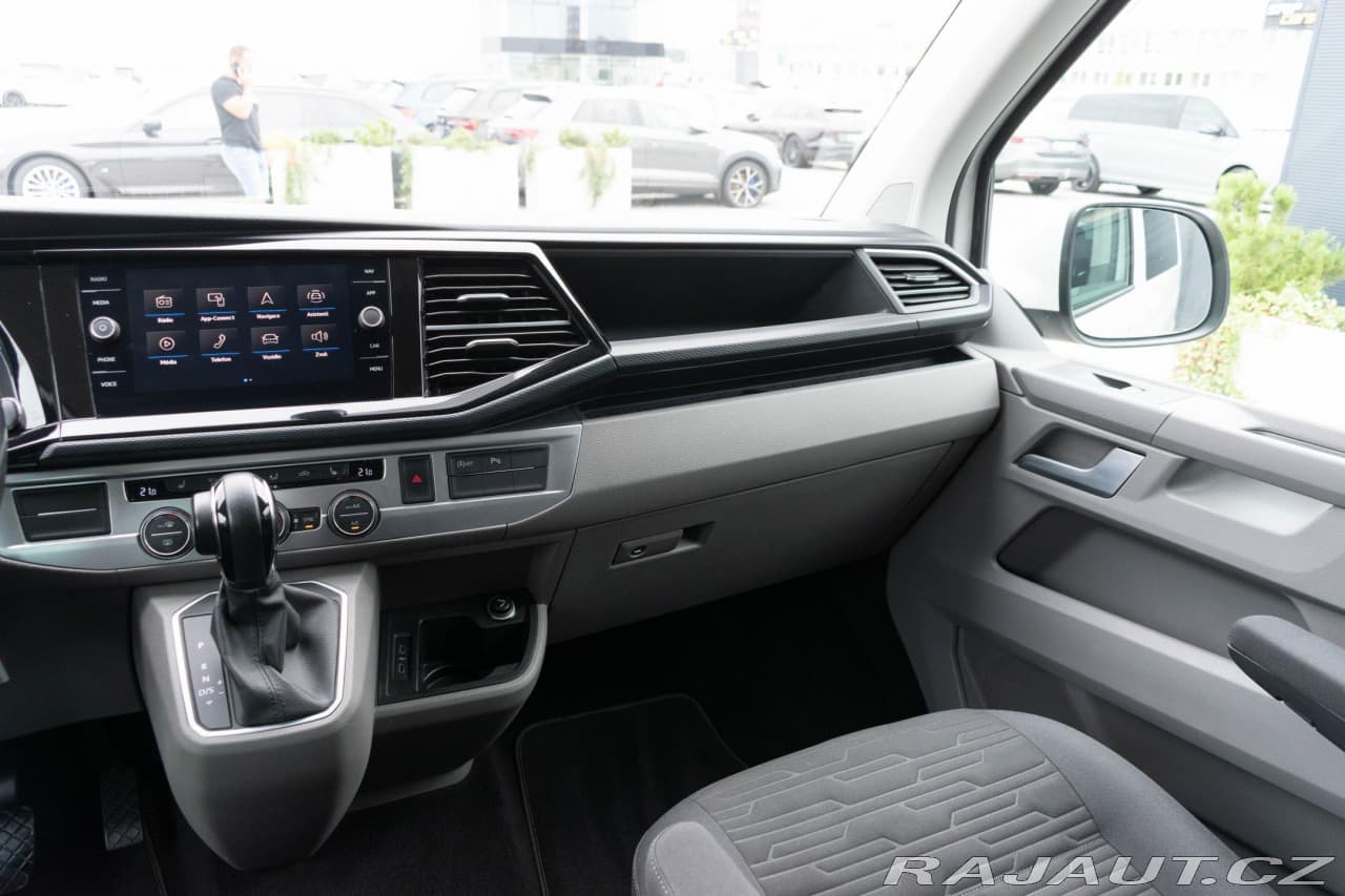 2020 Volkswagen Caravelle - 9