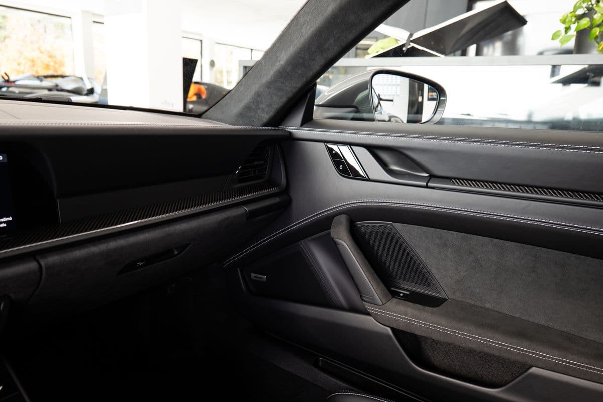 2021 Porsche 911 - 13