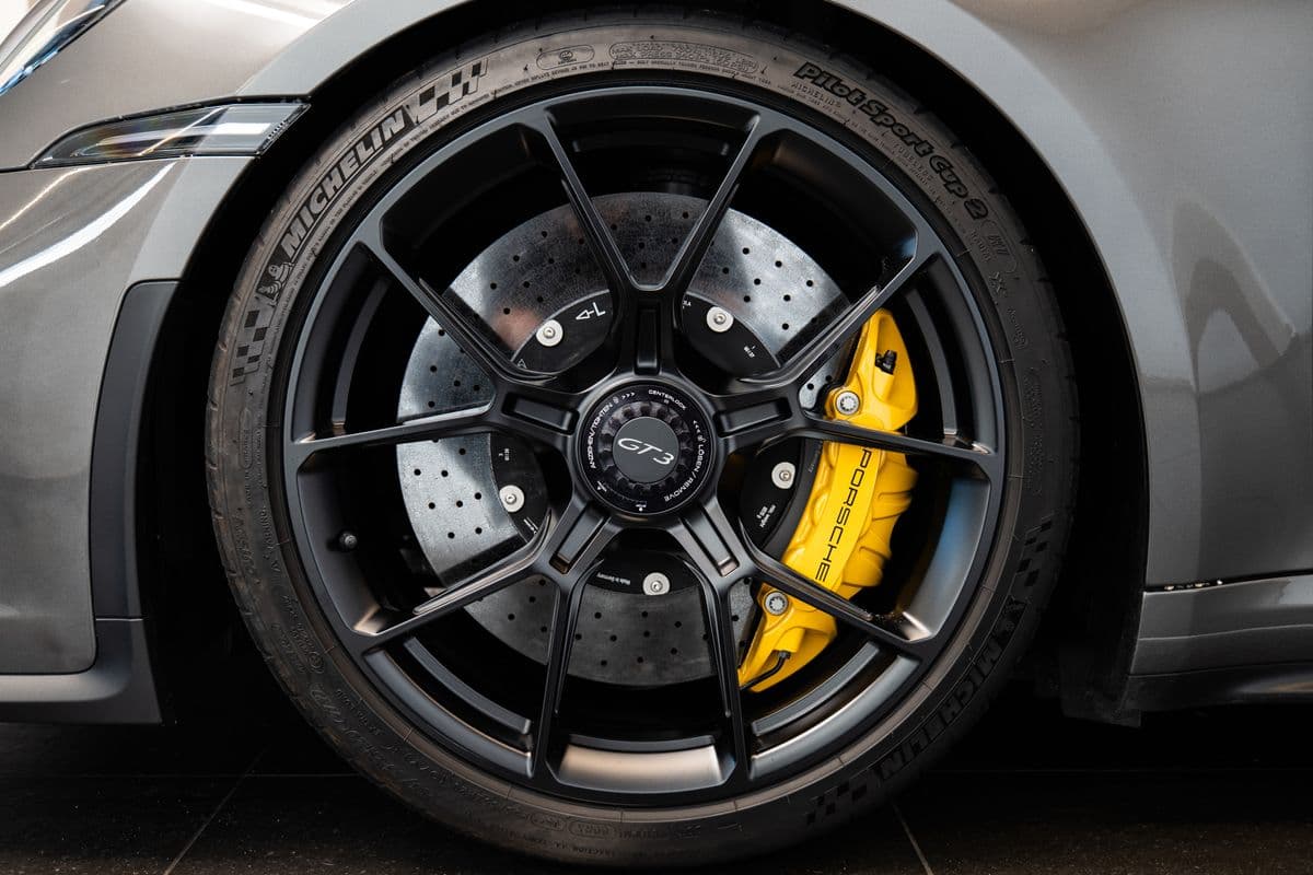 2021 Porsche 911 - 17